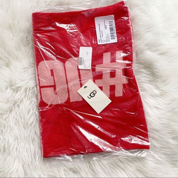 UGG Life Knit Scarf - Picture 4 of 4